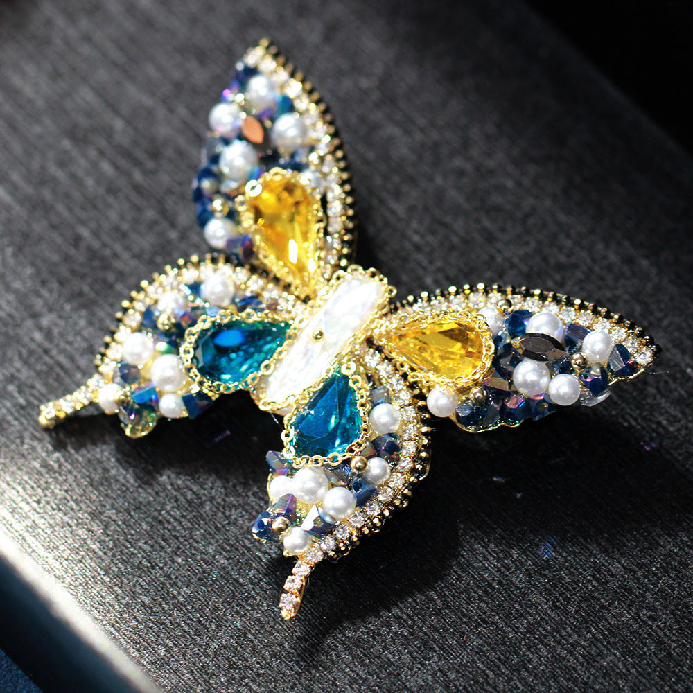 Opulent Steampunk Butterfly Brooch – Diamond-Infused Alloy Embellishment