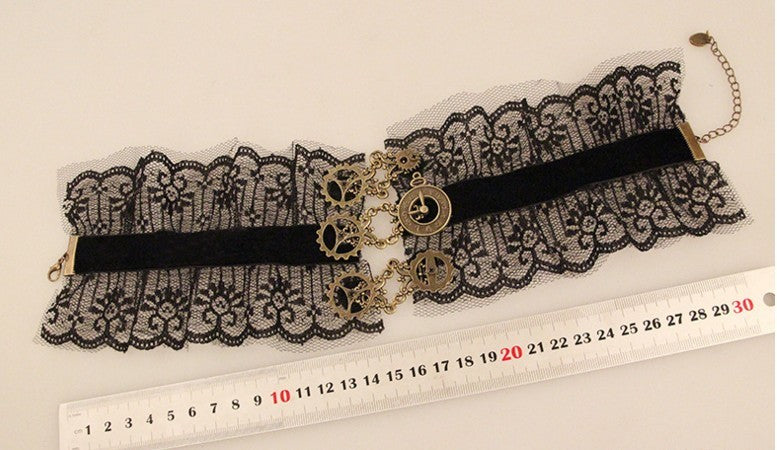 Opulent Midnight Lace & Brass Gear Choker – Victorian Steampunk Elegance