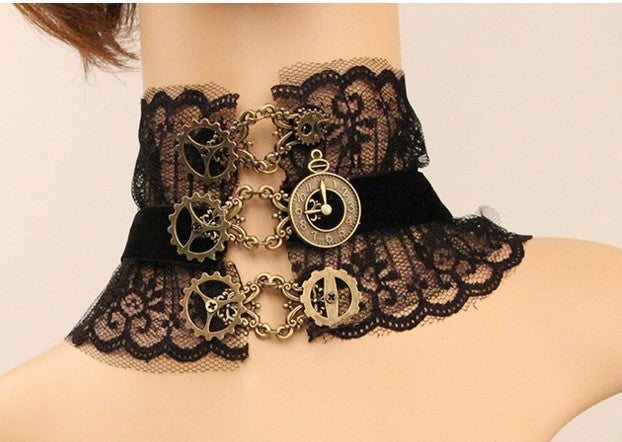 Opulent Midnight Lace & Brass Gear Choker – Victorian Steampunk Elegance