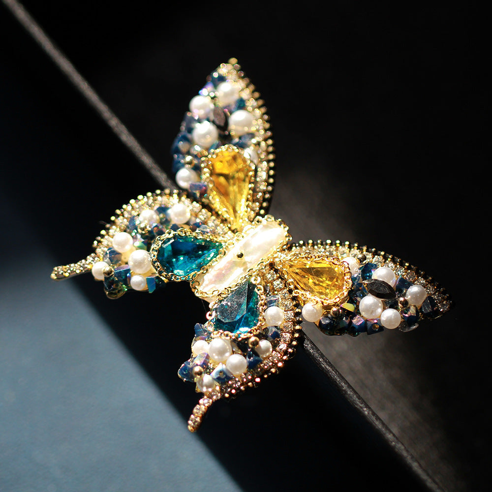 Opulent Steampunk Butterfly Brooch – Diamond-Infused Alloy Embellishment