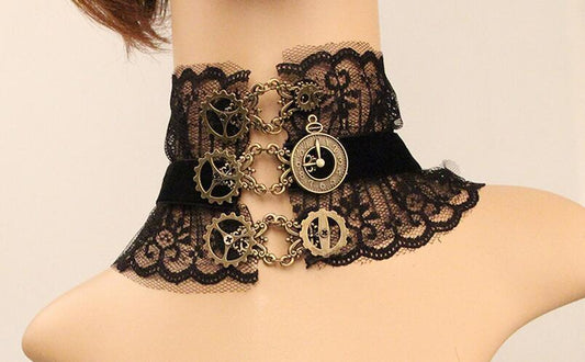 Opulent Midnight Lace & Brass Gear Choker – Victorian Steampunk Elegance